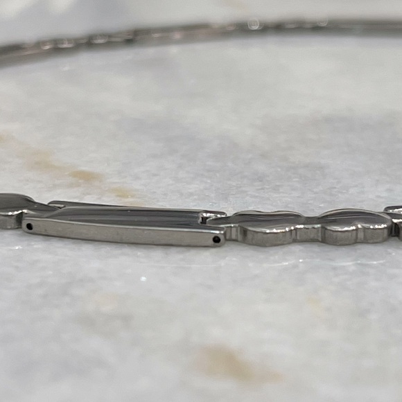 Hearts and Kisses Silver Necklace - Picture 7 of 10